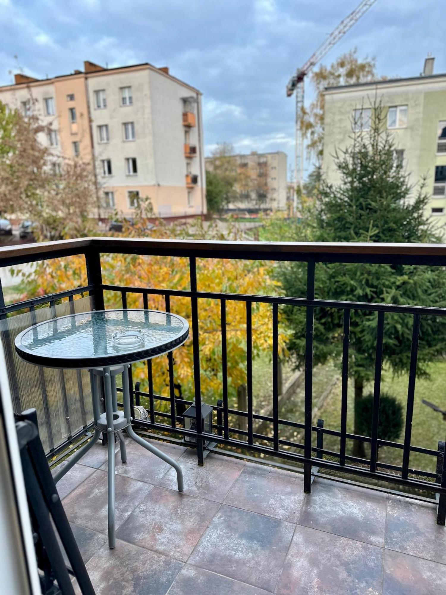 Apartament Przy Dworcu Radom Exterior foto